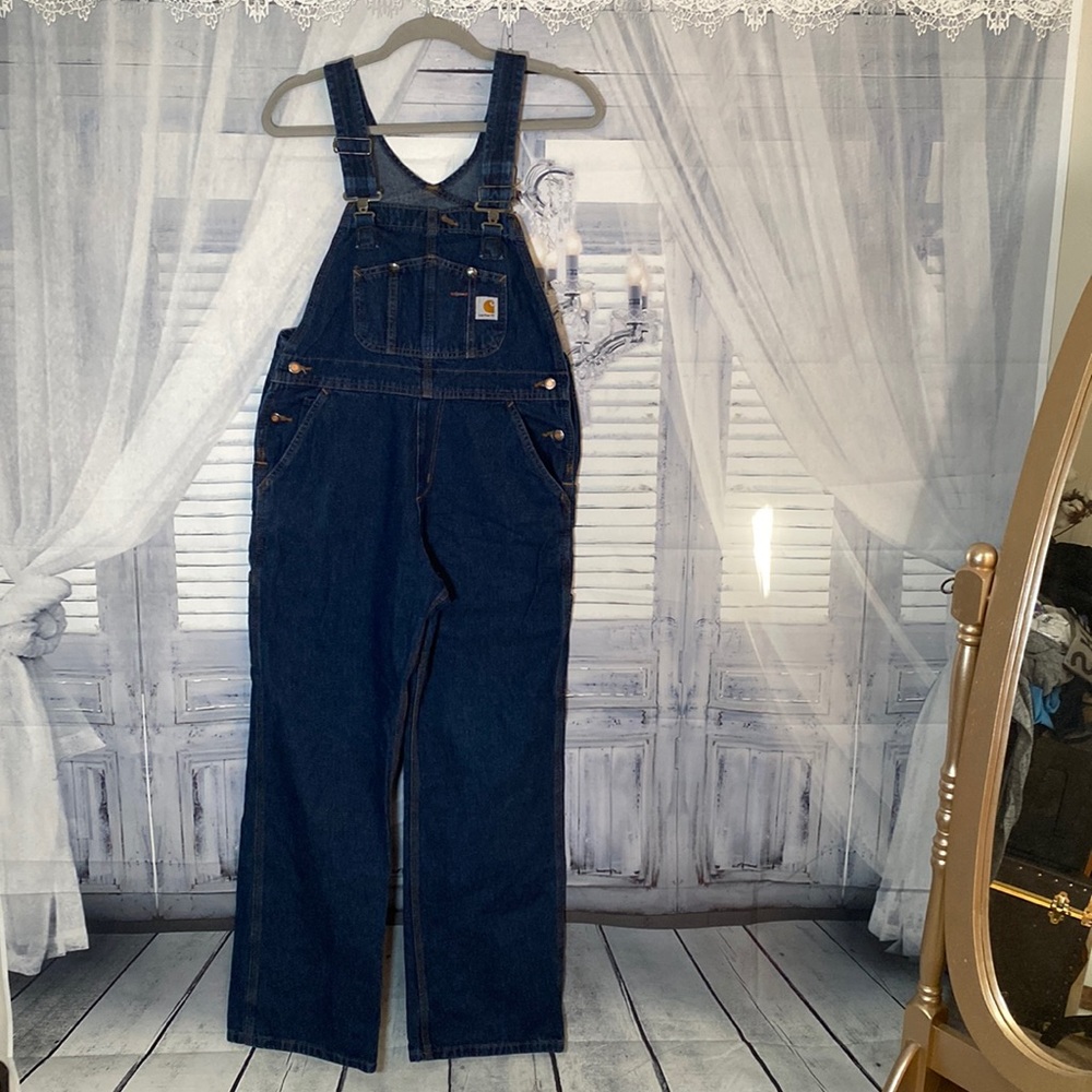 Women’s Carhartt overalls size 6